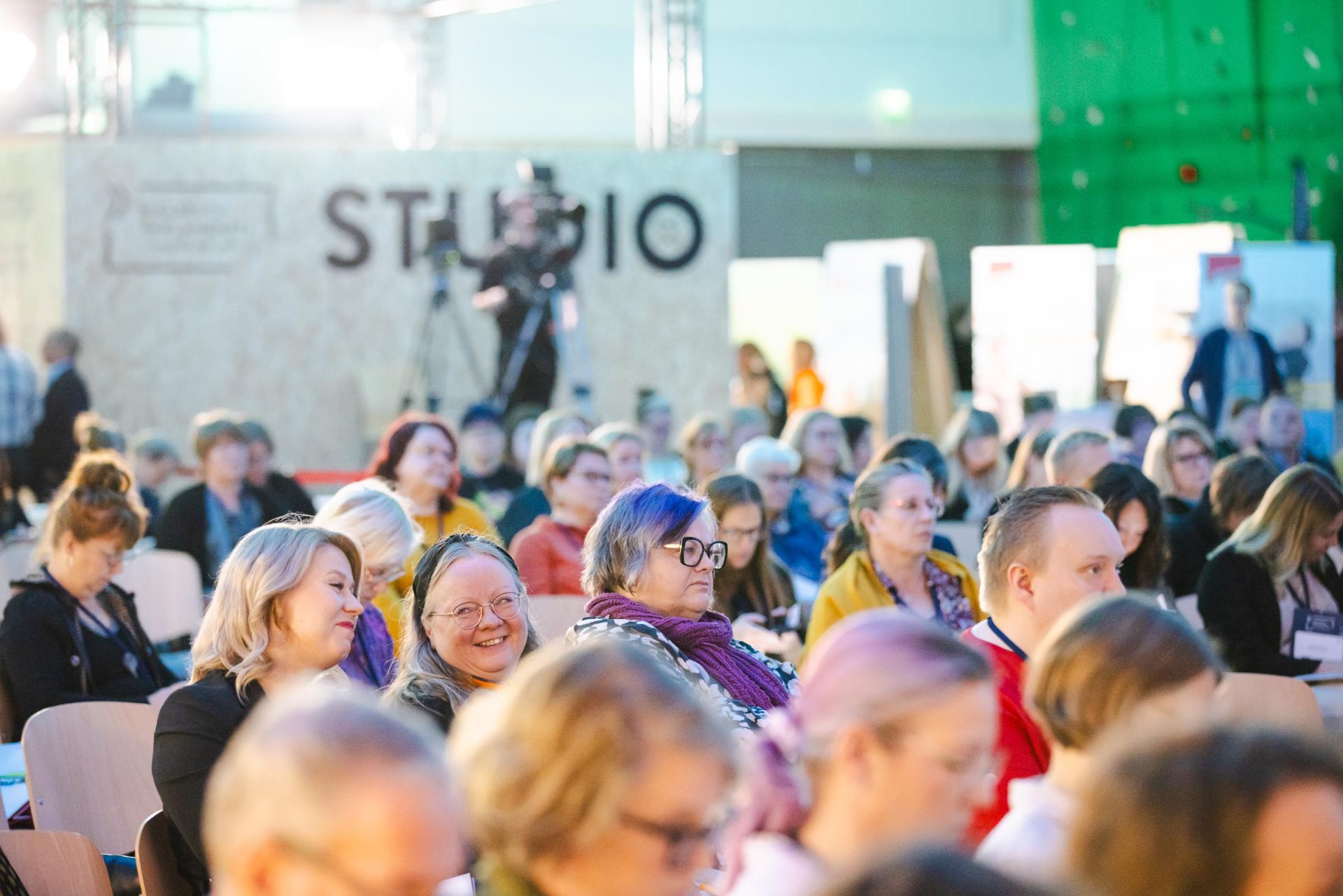 Yleisöä Maaseutuparlamentissa 2024. 
